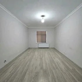 Gurtly 3 etaj  3kom 105m²