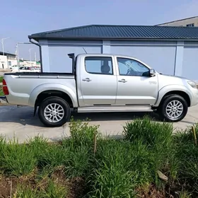 Toyota Hilux 2013