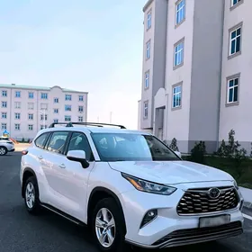 Toyota Highlander 2020