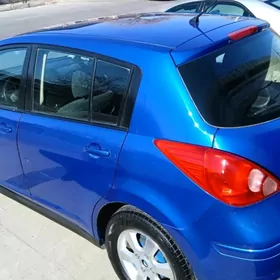 Nissan Versa 2012