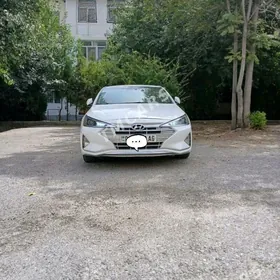 Hyundai Elantra 2019