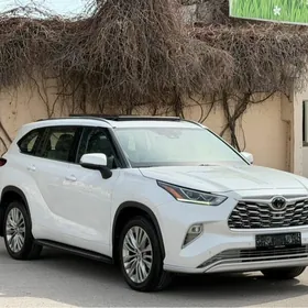 Toyota Highlander 2020