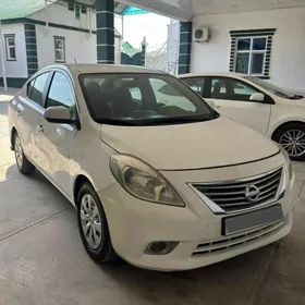 Nissan Versa 2012