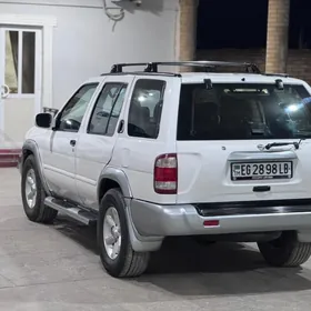 Nissan Pathfinder 2002