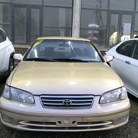 Toyota Camry 2001