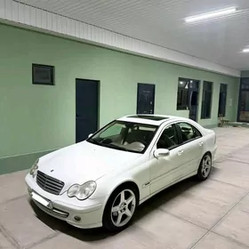Mercedes-Benz C-Class 2005