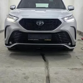Toyota Highlander 2021
