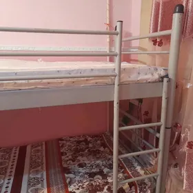 Кровать двухьяросная