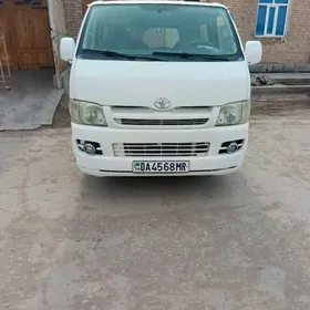 Toyota Hiace 2005