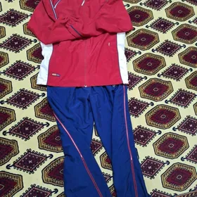 спортивный костюм