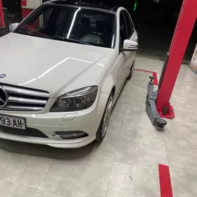 Mercedes-Benz C300 2009