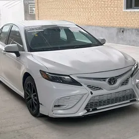 Toyota Camry 2021