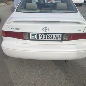 Toyota Camry 2001