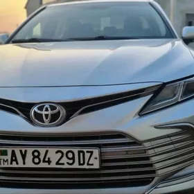 Toyota Camry 2021