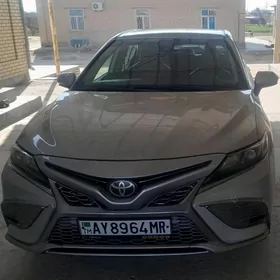 Toyota Camry 2020