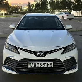 Toyota Camry 2019