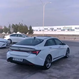 Hyundai Elantra 2022