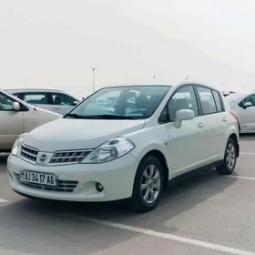 Nissan Tiida 2008