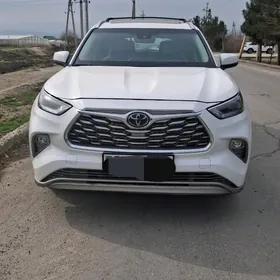 Toyota Highlander 2021