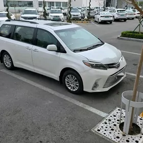 Toyota Sienna 2016
