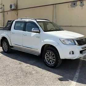 Toyota Hilux 2014