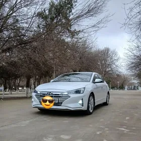 Hyundai Elantra 2019