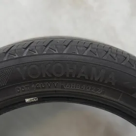 YOKOHAMA teker 235 45 18