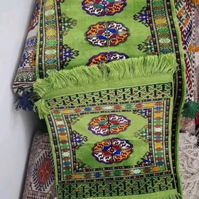 Gülýüpek maşyn haly.