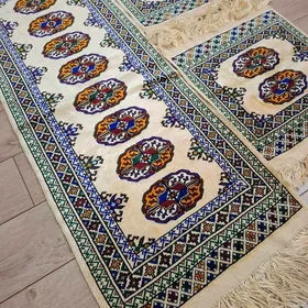 Gülýüpek maşyn haly.