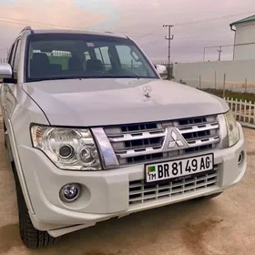 Mitsubishi Pajero 2011