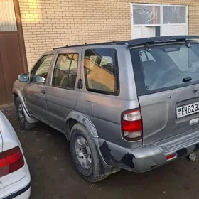 Nissan Pathfinder 1998