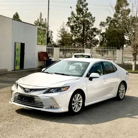 Toyota Camry 2021