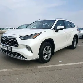 Toyota Highlander 2021