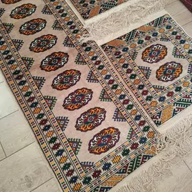 Gülýüpek maşyn haly.