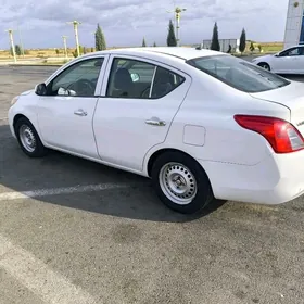 Nissan Versa 2011