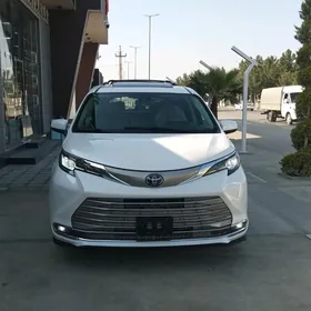 Toyota Sienna 2021