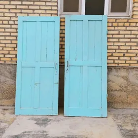 Agaç gapylar 4sany.