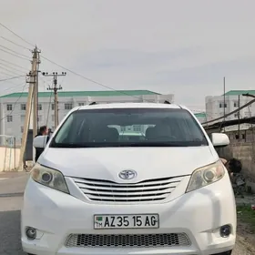Toyota Sienna 2012