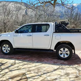 Toyota Hilux 2020