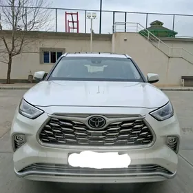 Toyota Highlander 2021