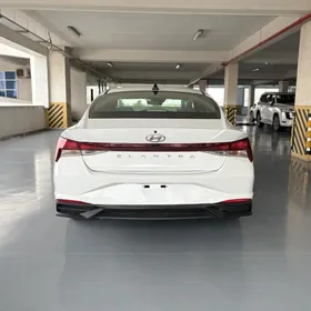 Hyundai Elantra 2021