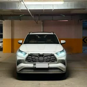 Toyota Highlander 2021