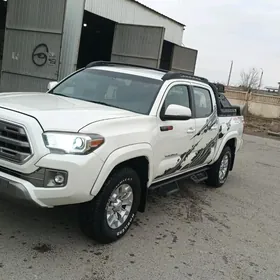 Toyota Tacoma 2016