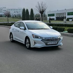 Hyundai Elantra 2020