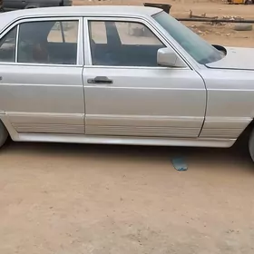 Mercedes-Benz C280 1982