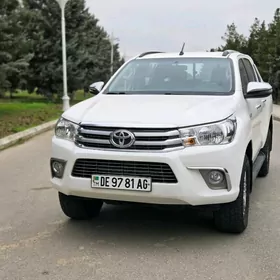 Toyota Hilux 2020
