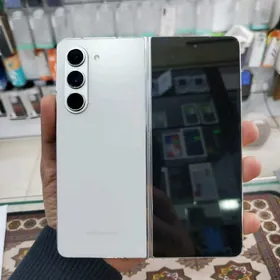 Z Fold 5  12/256