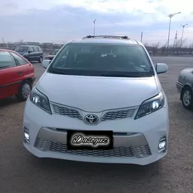 Toyota Sienna 2017