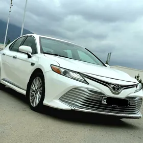Toyota Camry 2018