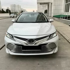 Toyota Camry 2018